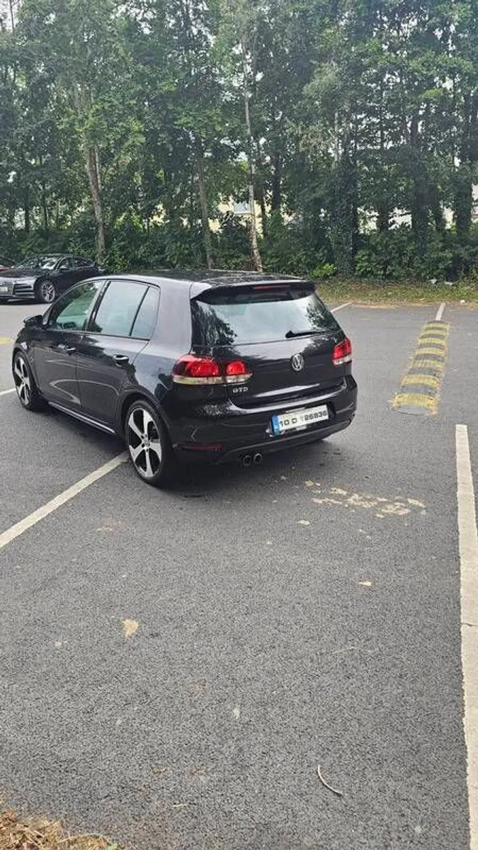 2010 Volkswagen Golf - Image 4