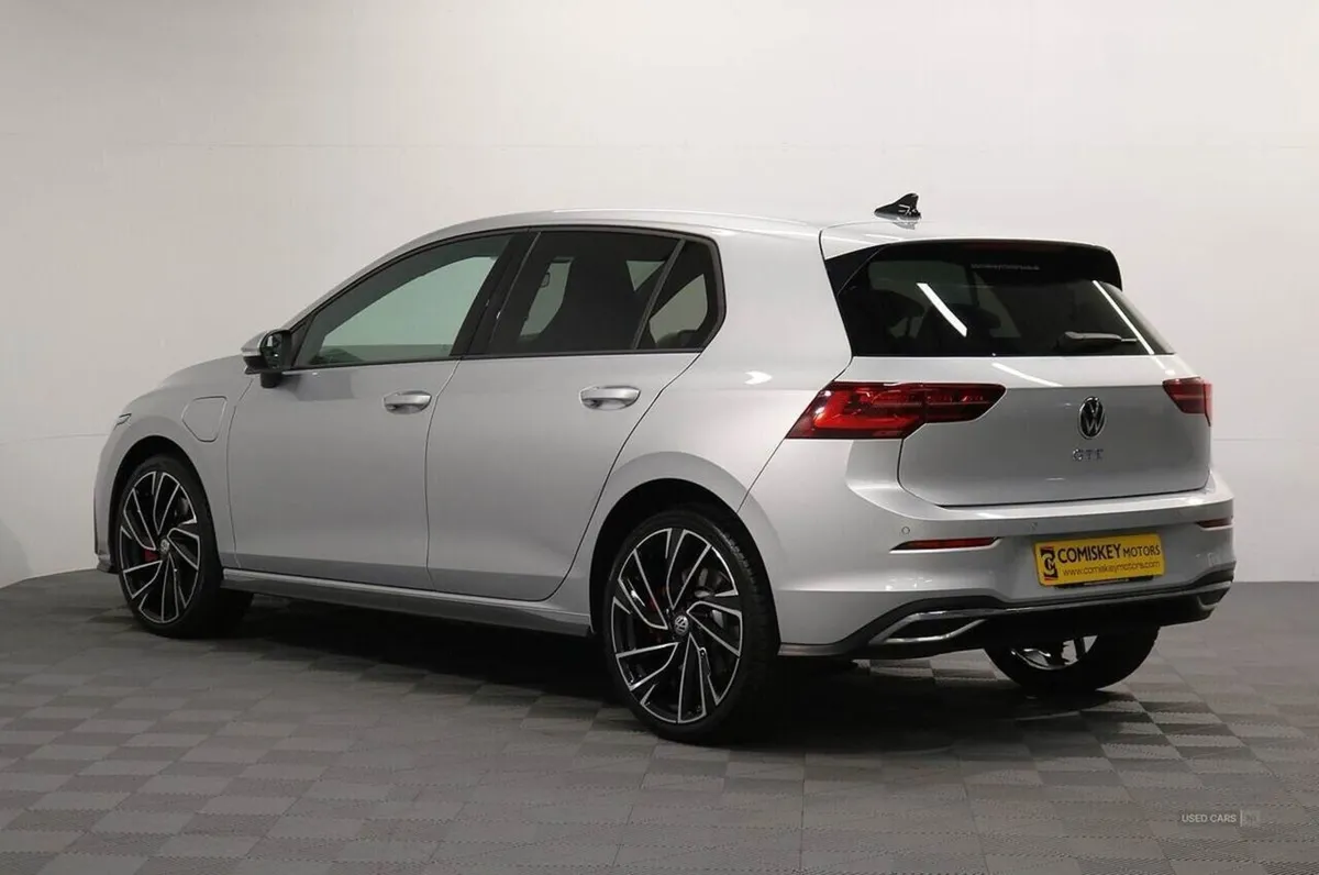 Volkswagen Golf TSI GTE - Image 4