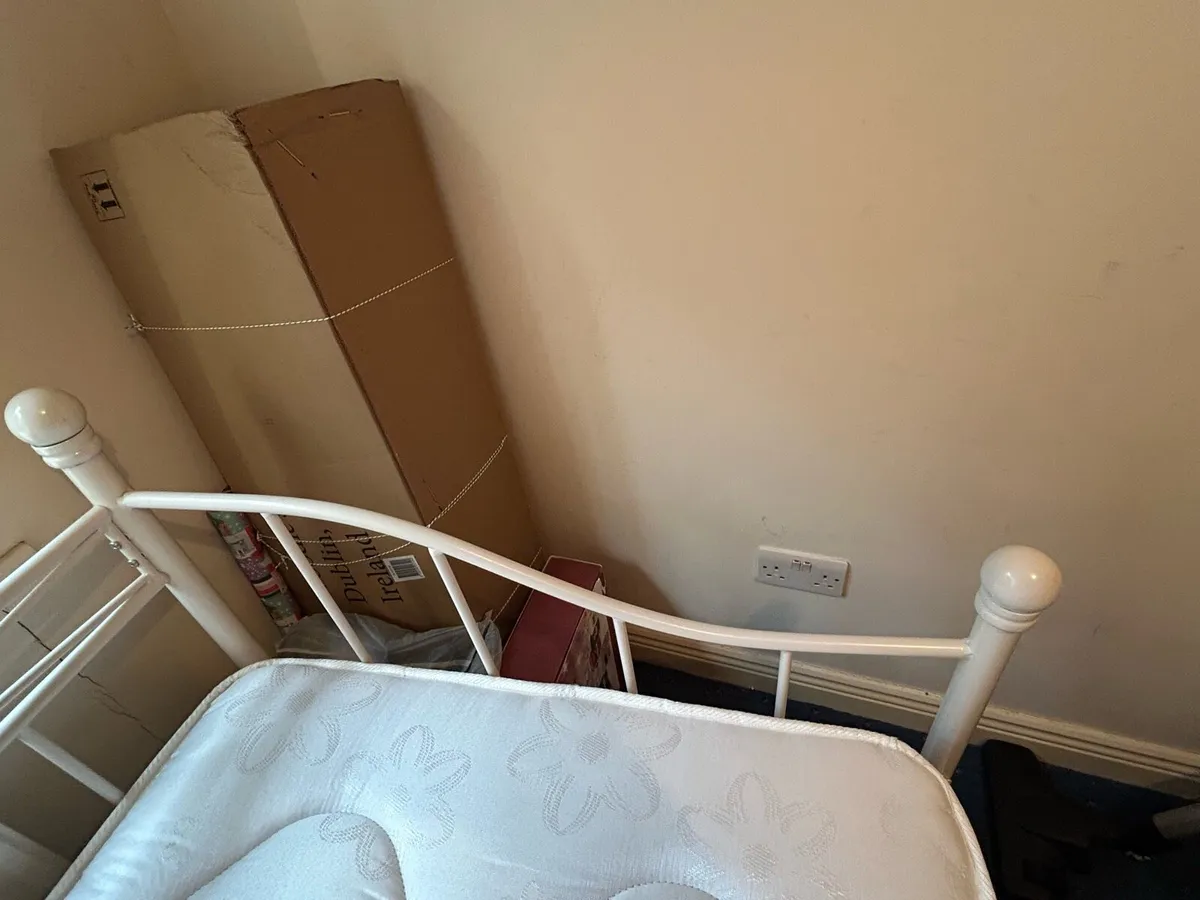 Single bed - Image 3