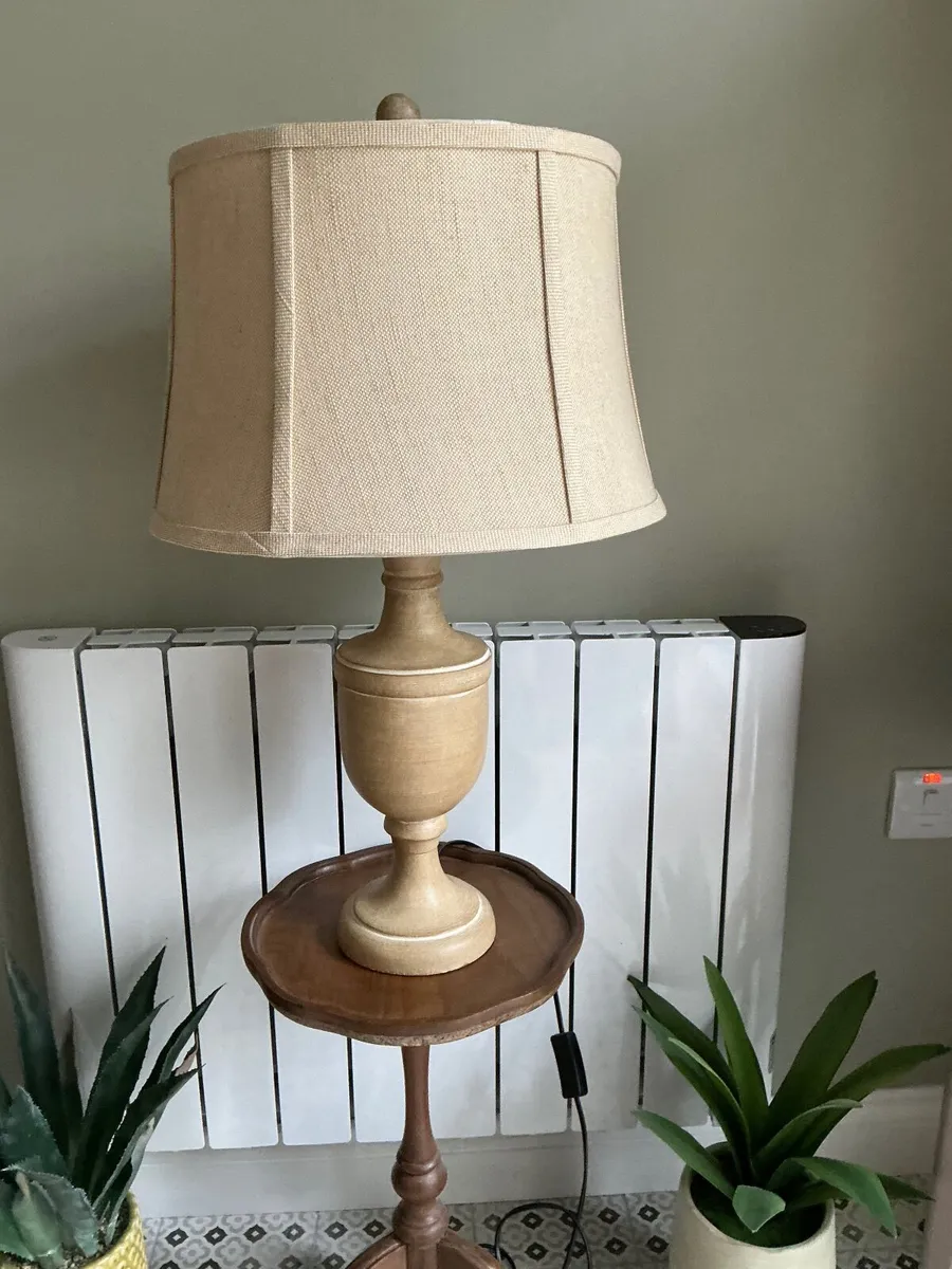 Ceramic table lamp with shade 25 inches high - Image 2