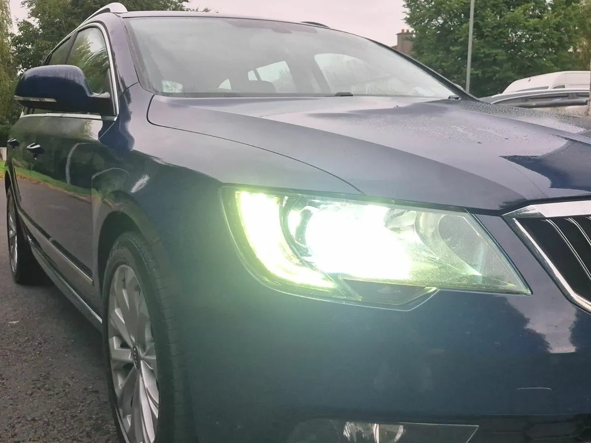 Skoda Superb 2013/2 Automatic - Image 2
