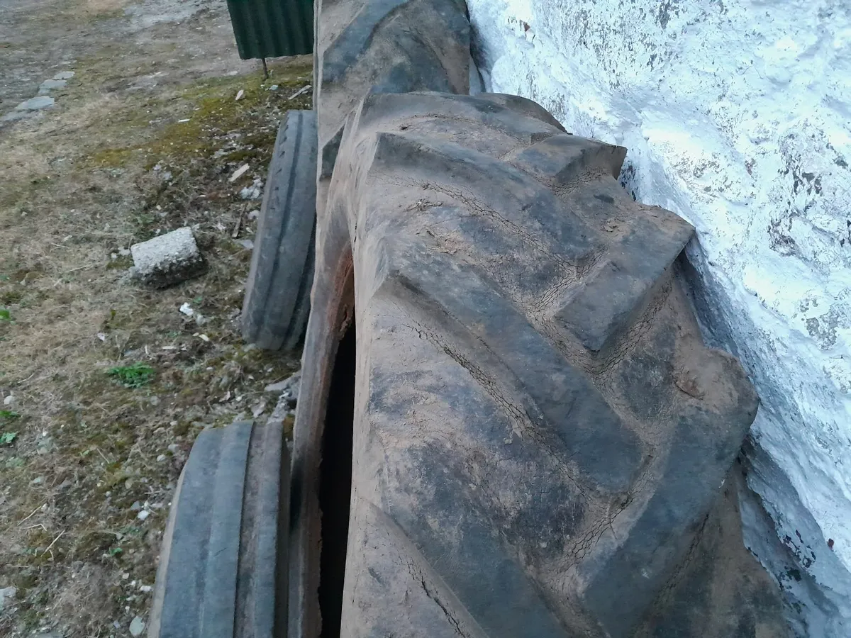 Tractor Tyres MF 135 35 - Image 3