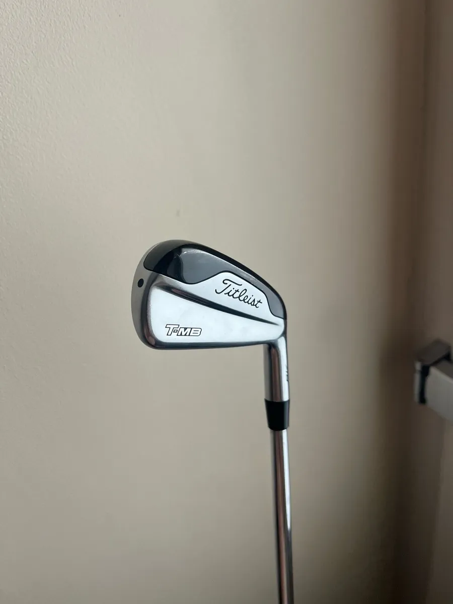 Titleist 2 iron - Image 1