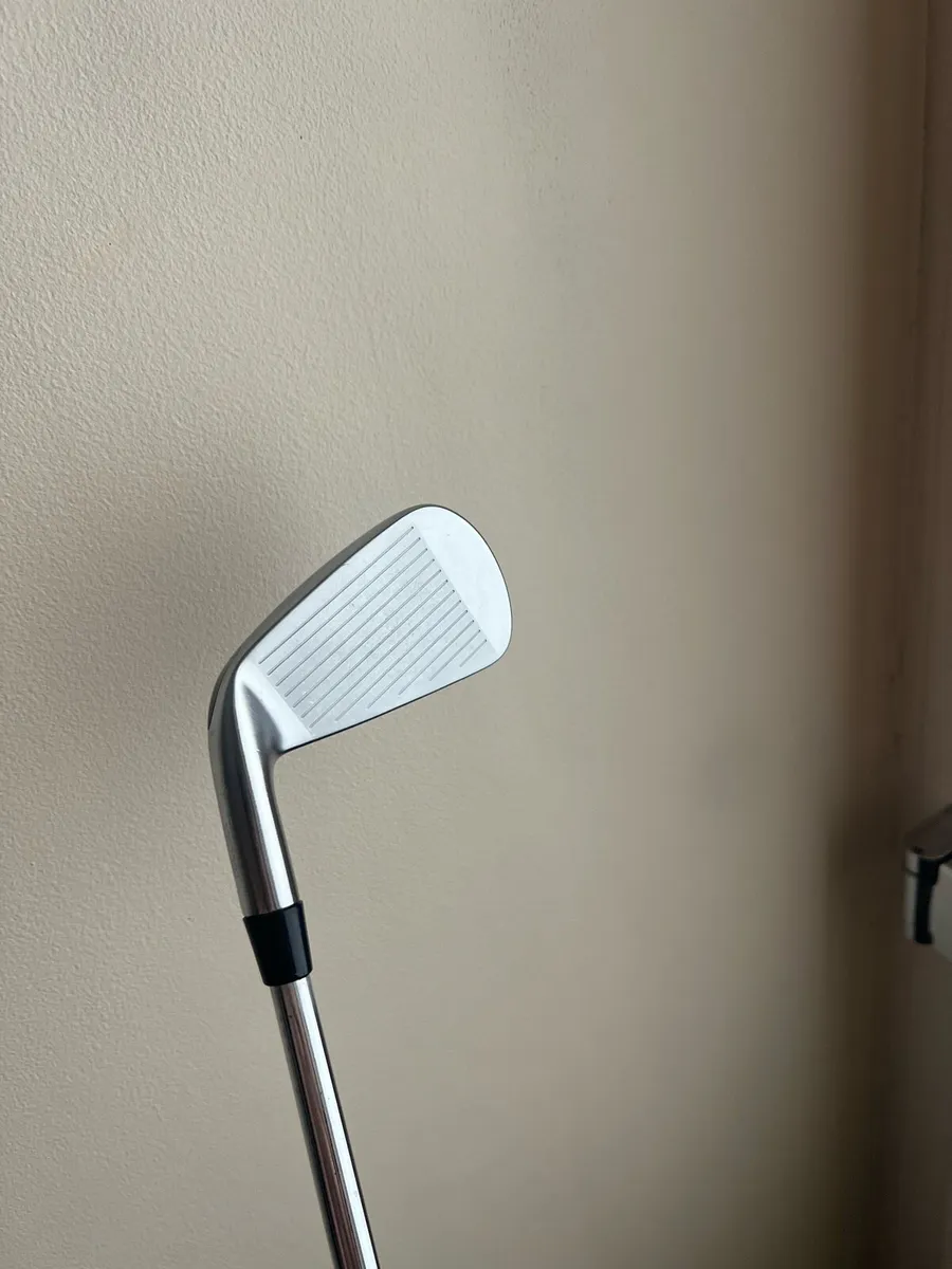 Titleist 2 iron - Image 3