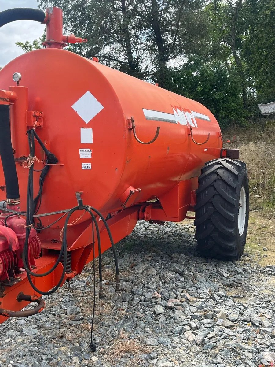 Abbey 1600g tanker - Image 2