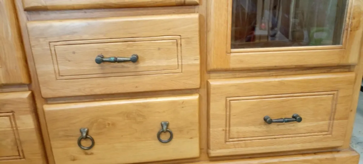 Cabinet - Image 1