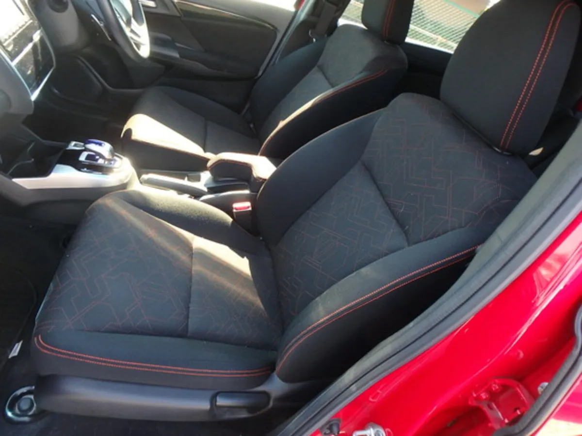 2015 Honda Fit 1.5 Hybrid LOW KMS HIGH SPEC - Image 4