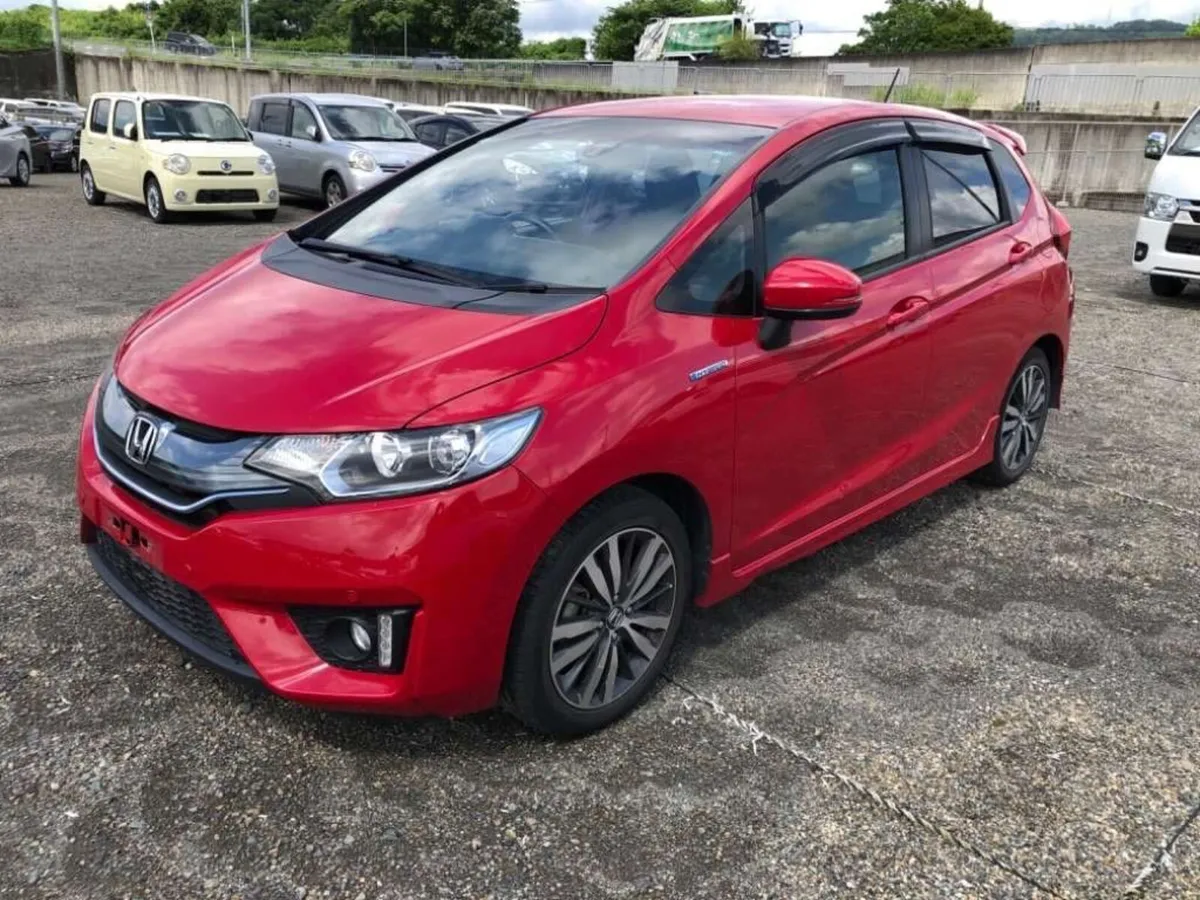 2015 Honda Fit 1.5 Hybrid LOW KMS HIGH SPEC - Image 1