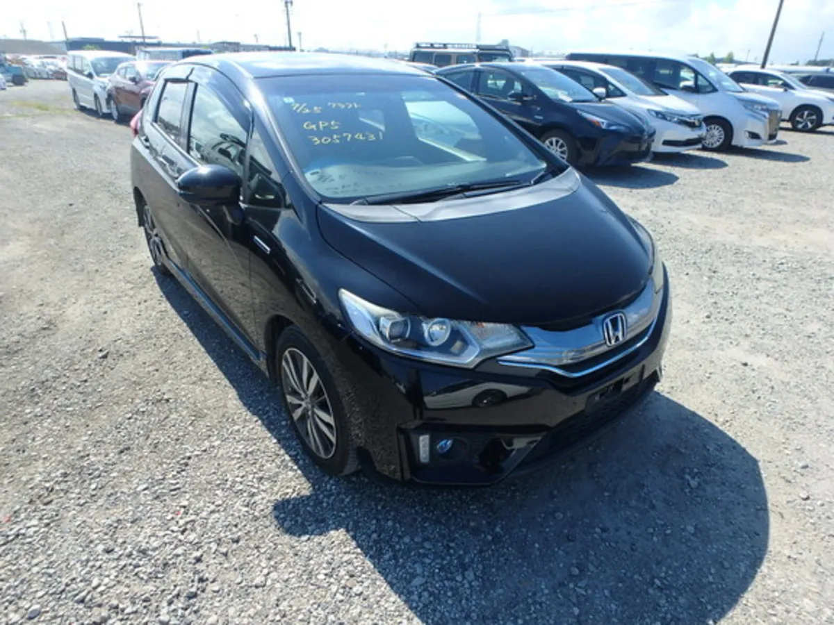 2014 Honda Fit 1.5 Hybrid - Image 2