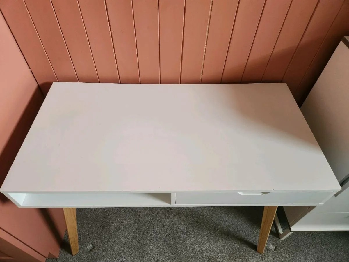 Desk - Image 2