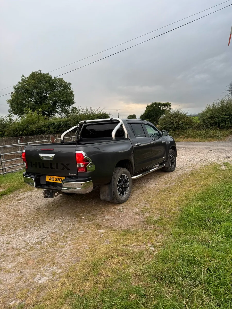 Toyota hilux - Image 4