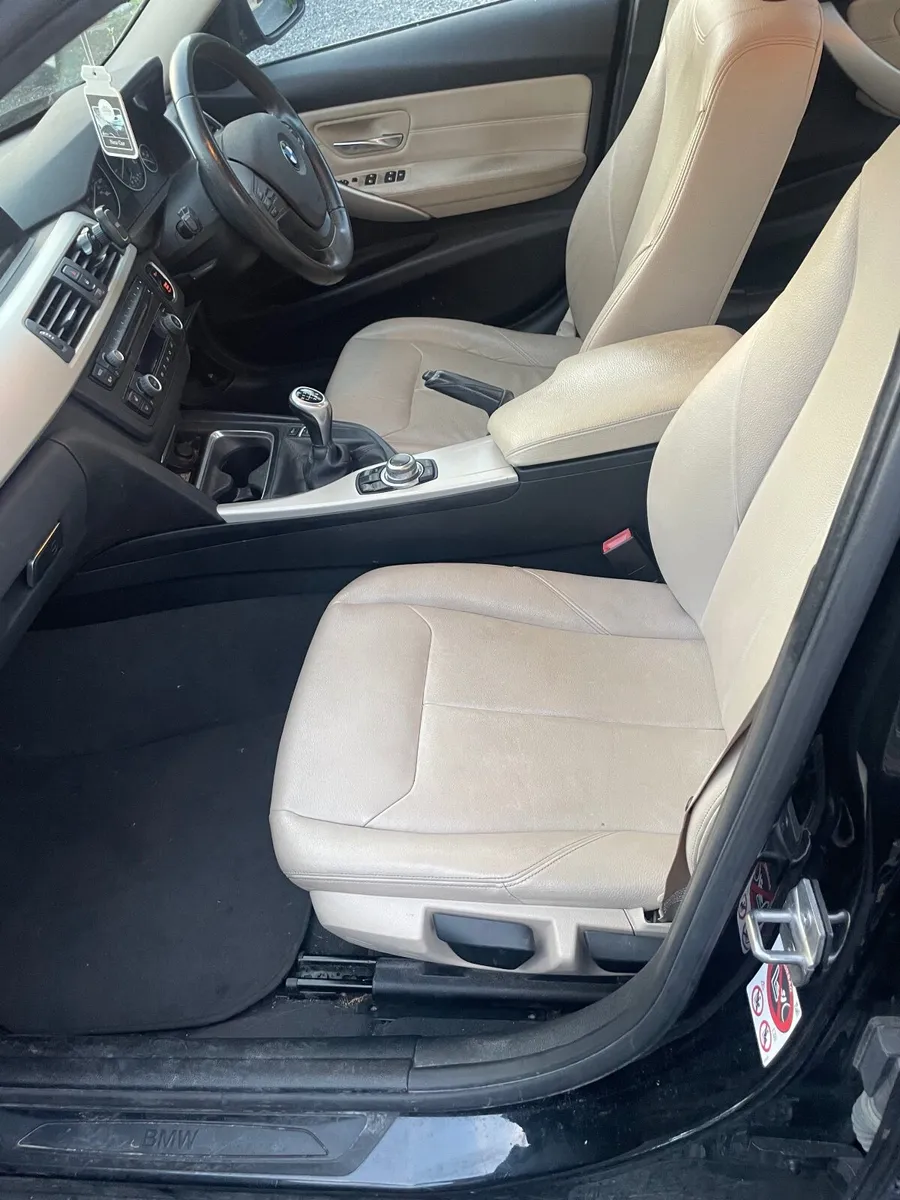BMW 3-Series 2015 - Image 2
