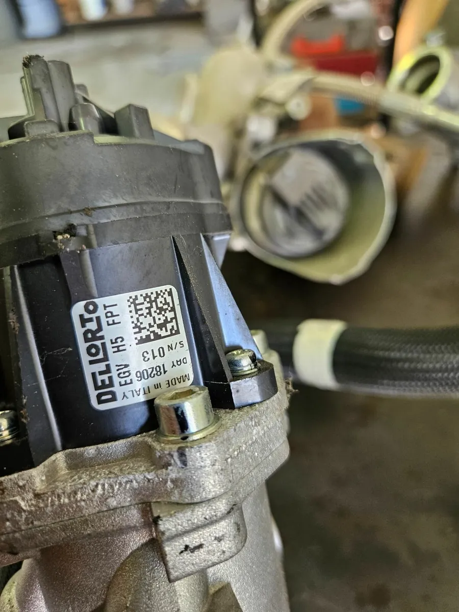 Iveco 2.3 Rwd engine parts - Image 3
