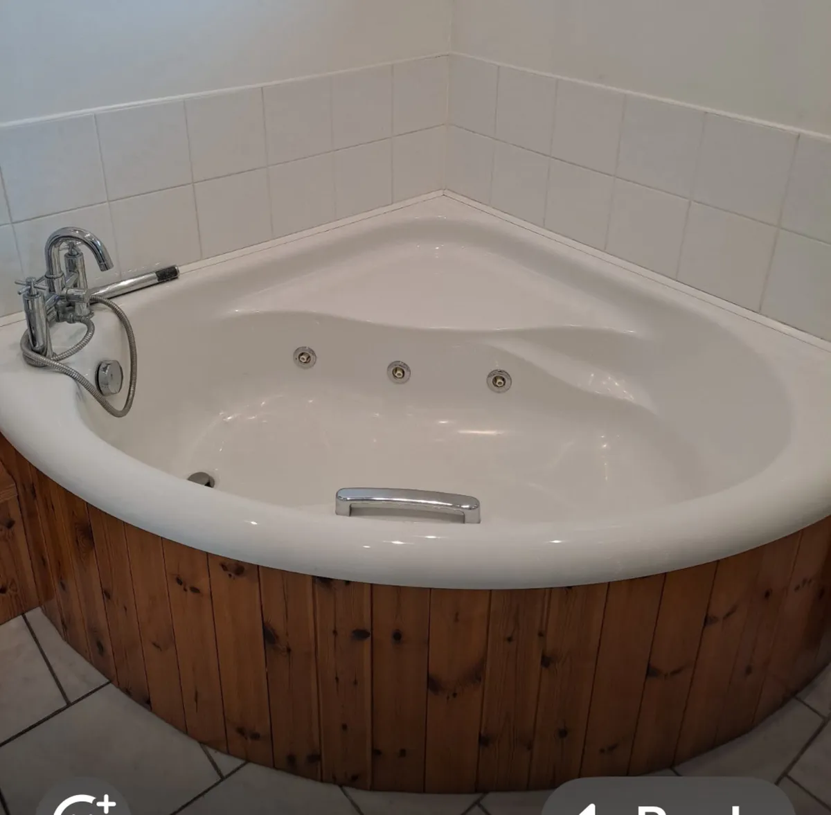 Corner Jacuzzi Bath