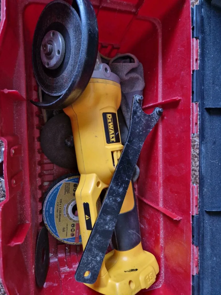 Dewalt 18v angle grinder - Image 1