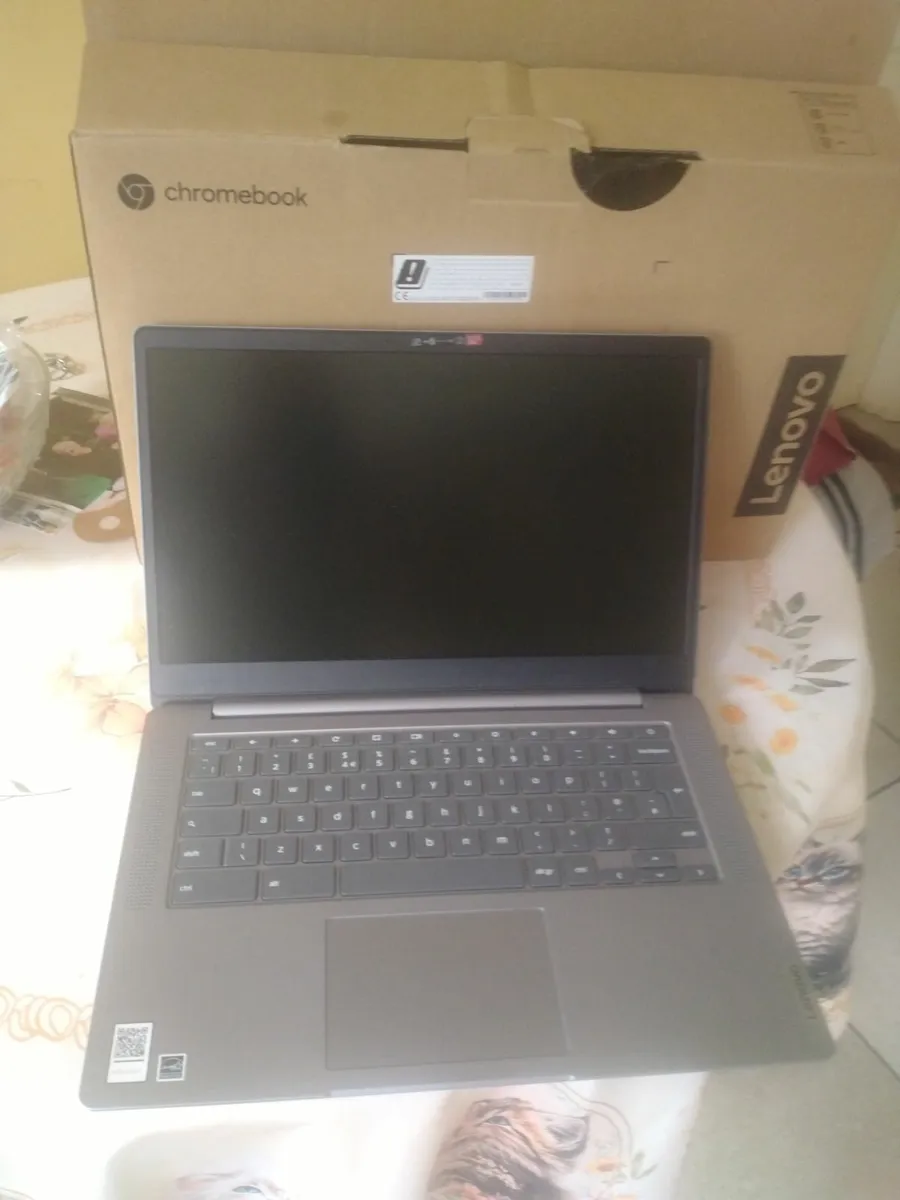 Chromebook - Image 2