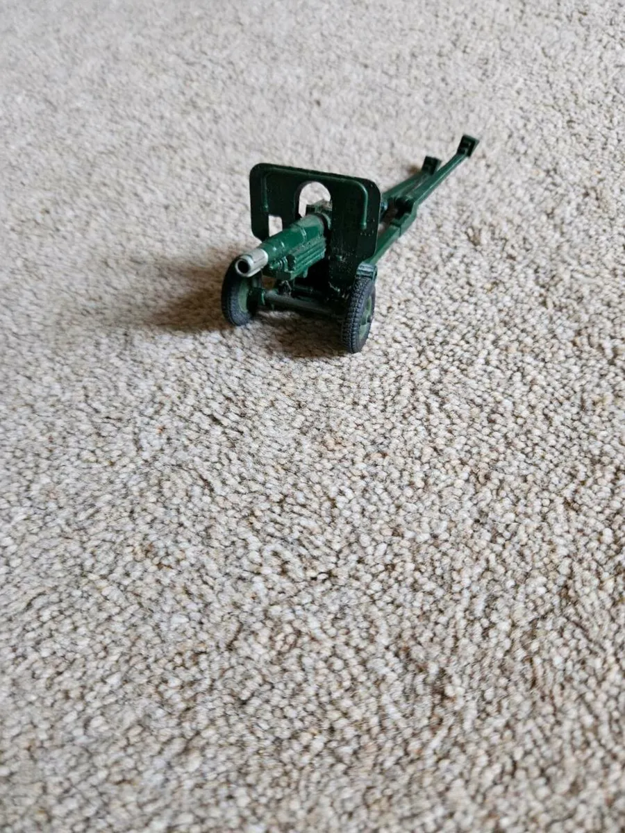 Britain's 1970's Artillery Piece - Image 2