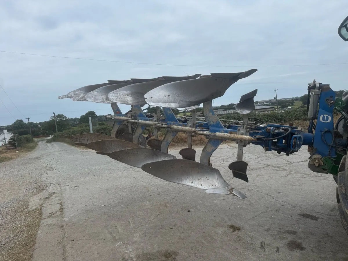 4 furrow plough - Image 1