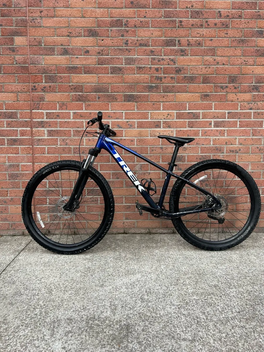 Trek Marlin 6 Mountain Bike (3rd Gen) - Image 1
