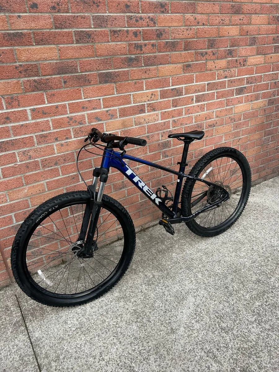 Trek Marlin 6 Mountain Bike (3rd Gen) - Image 2