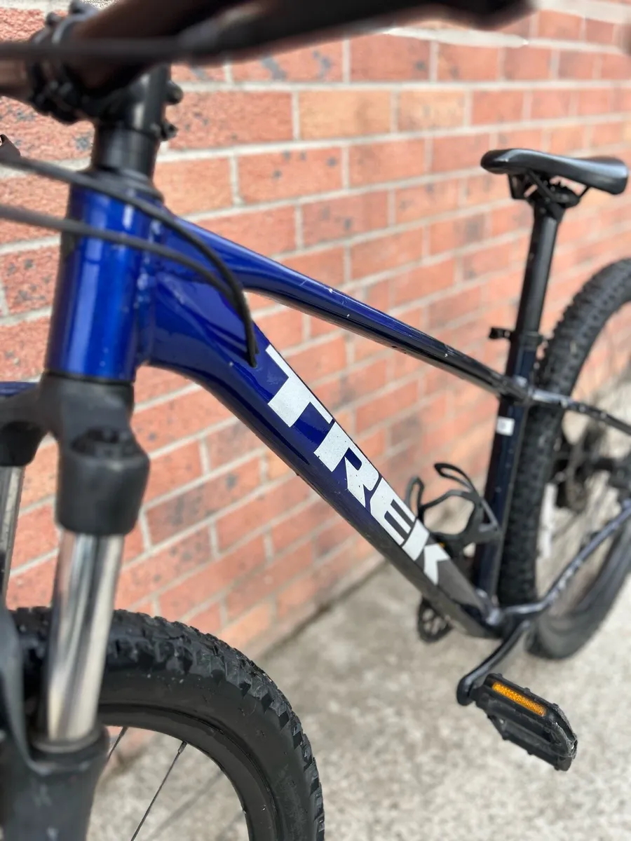 Trek Marlin 6 Mountain Bike (3rd Gen) - Image 3