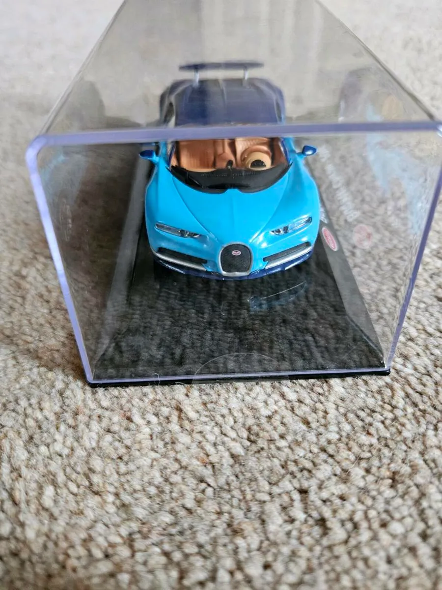 Corgi Atlas Bugatti Chiron - Image 4
