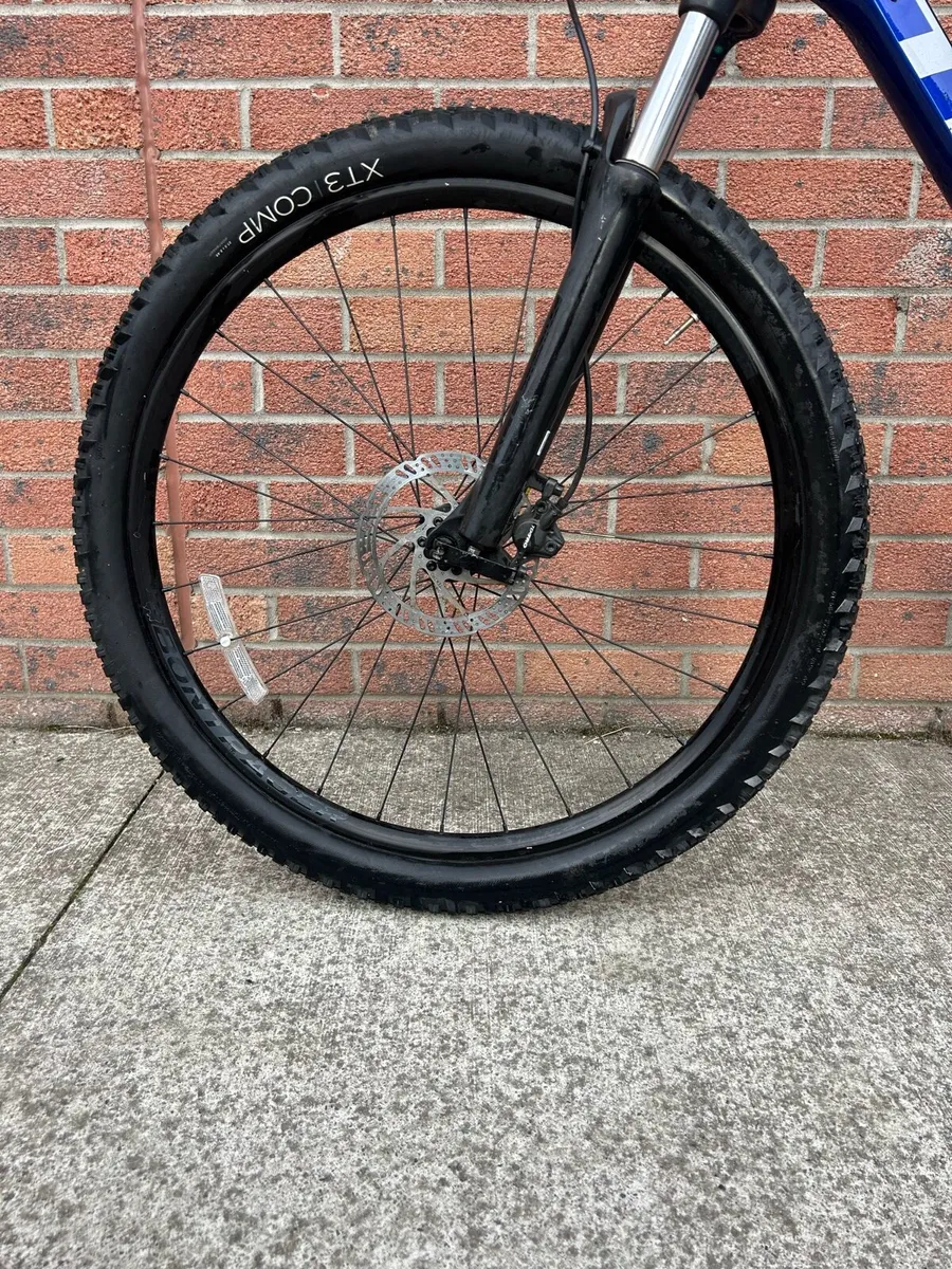 Trek Marlin 6 Mountain Bike (3rd Gen) - Image 4