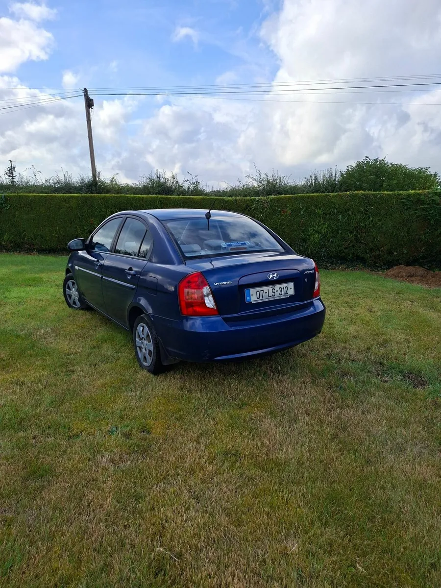 Hyundai Accent 2007 - Image 2
