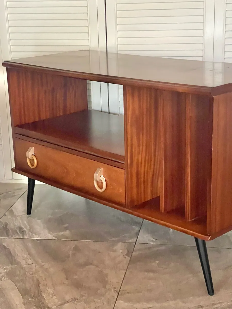 Mid century media chest - Image 2