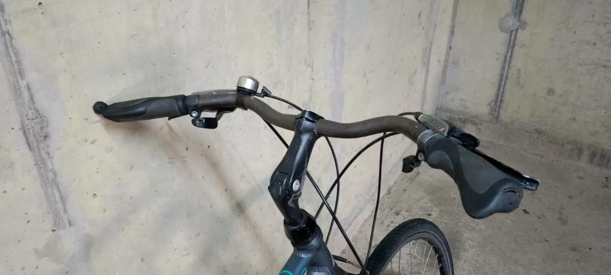 DEMA Montreux 3.0 Bicycle Hybrid - Image 3