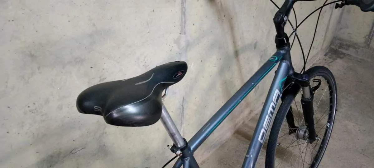 DEMA Montreux 3.0 Bicycle Hybrid - Image 4