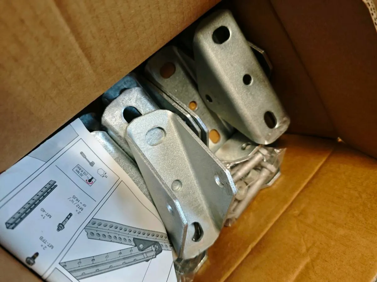 Adjustable brace fittings - Image 1