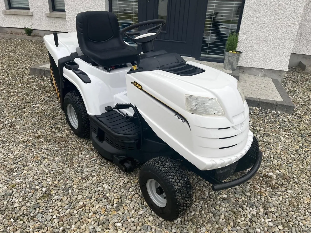 Mountfield hydrostatic ride on mower - Image 3