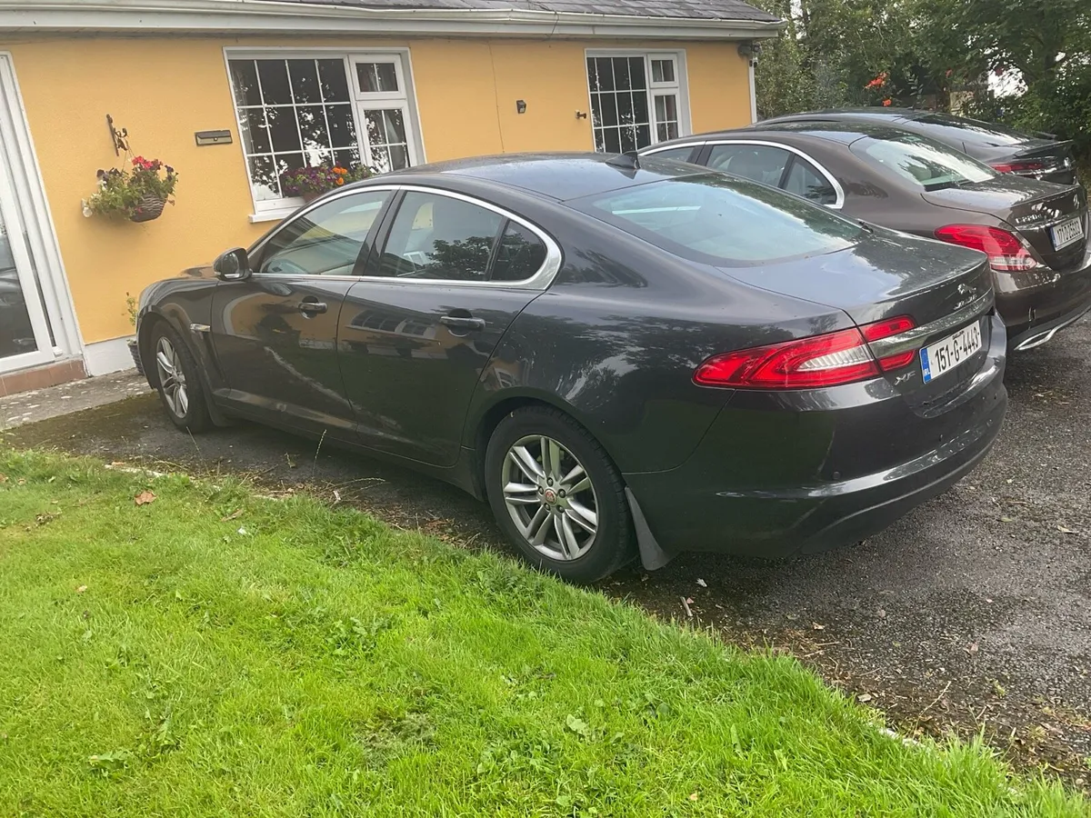 Jaguar xf 2015 - Image 2