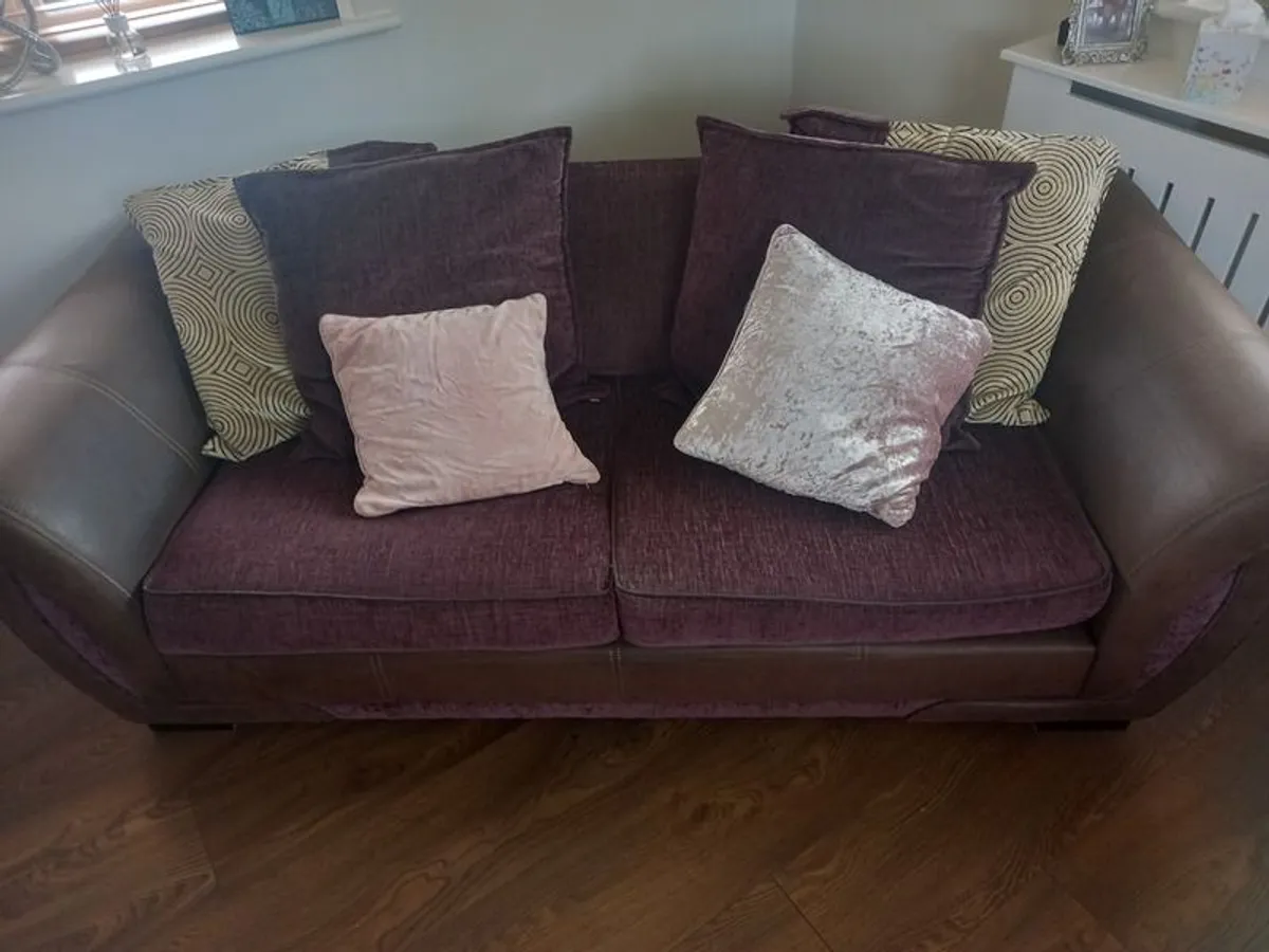 3 Seater 4 Seater Sofa - Image 1