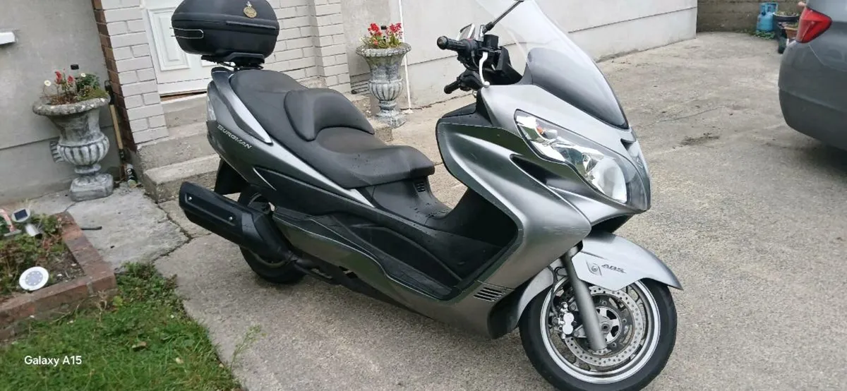 Suzuki Burgman 400 - Image 1