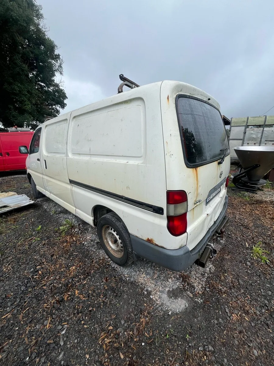 Toyota Hiace - Image 3