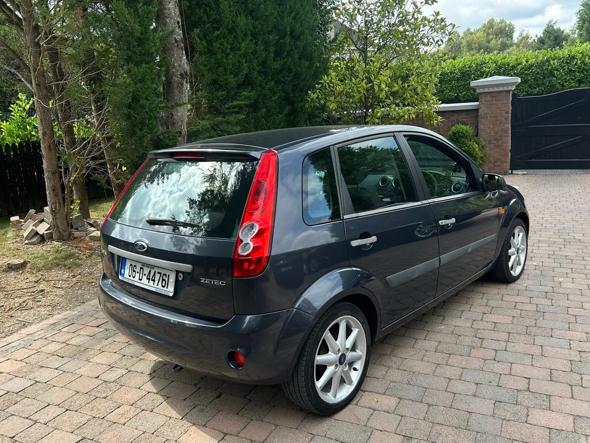 06 Ford Fiesta Zetec 1.2 Full Service History€1350 - Image 2