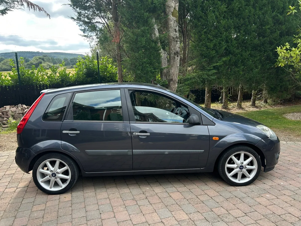 06 Ford Fiesta Zetec 1.2 Full Service History€1350 - Image 3