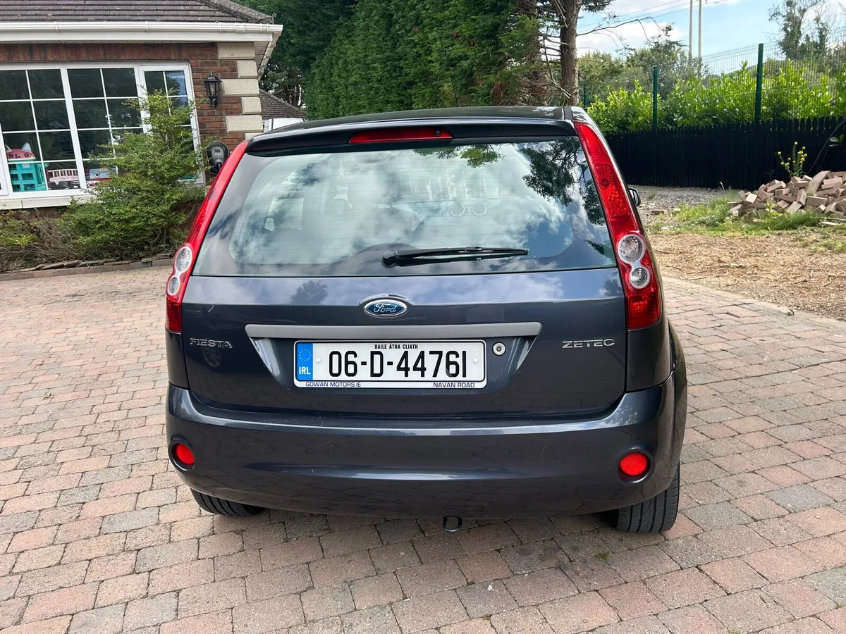 06 Ford Fiesta Zetec 1.2 Full Service History€1350 - Image 4