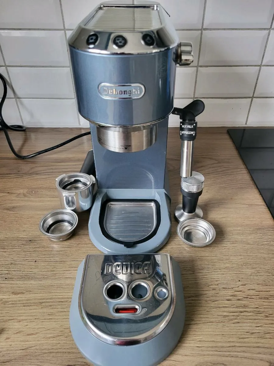 Delonghi Dedica coffee machine - Image 1