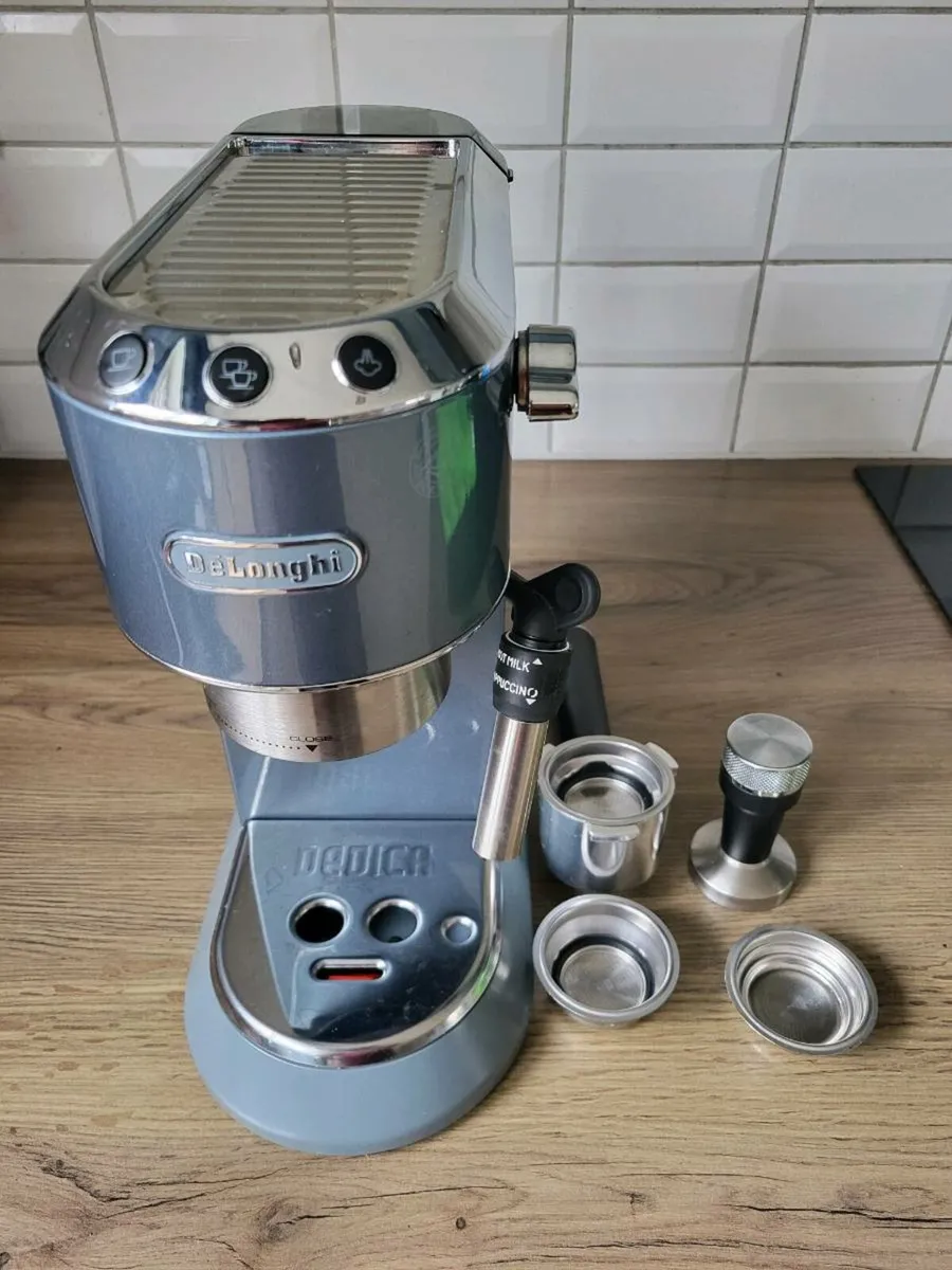 Delonghi Dedica coffee machine - Image 4