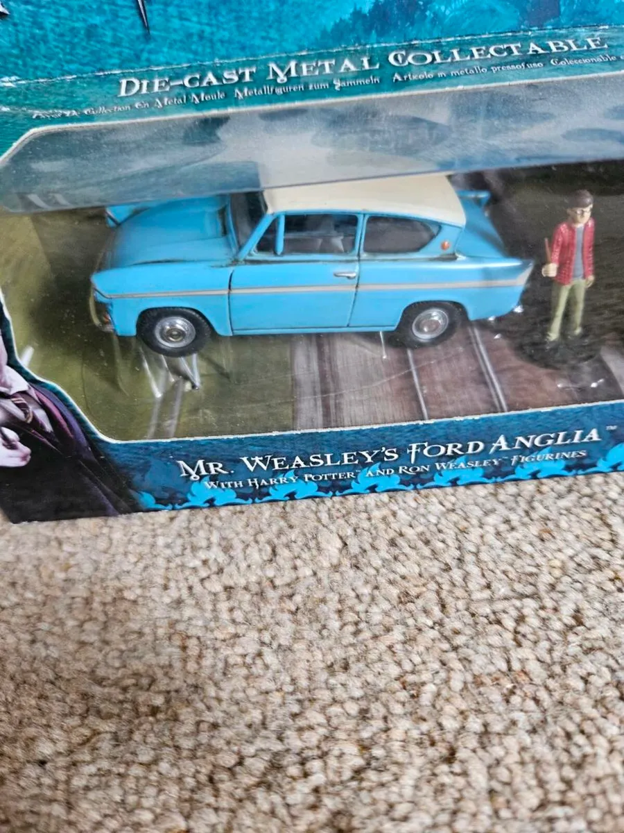 Corgi Ford Anglia Harry Potter - Image 2