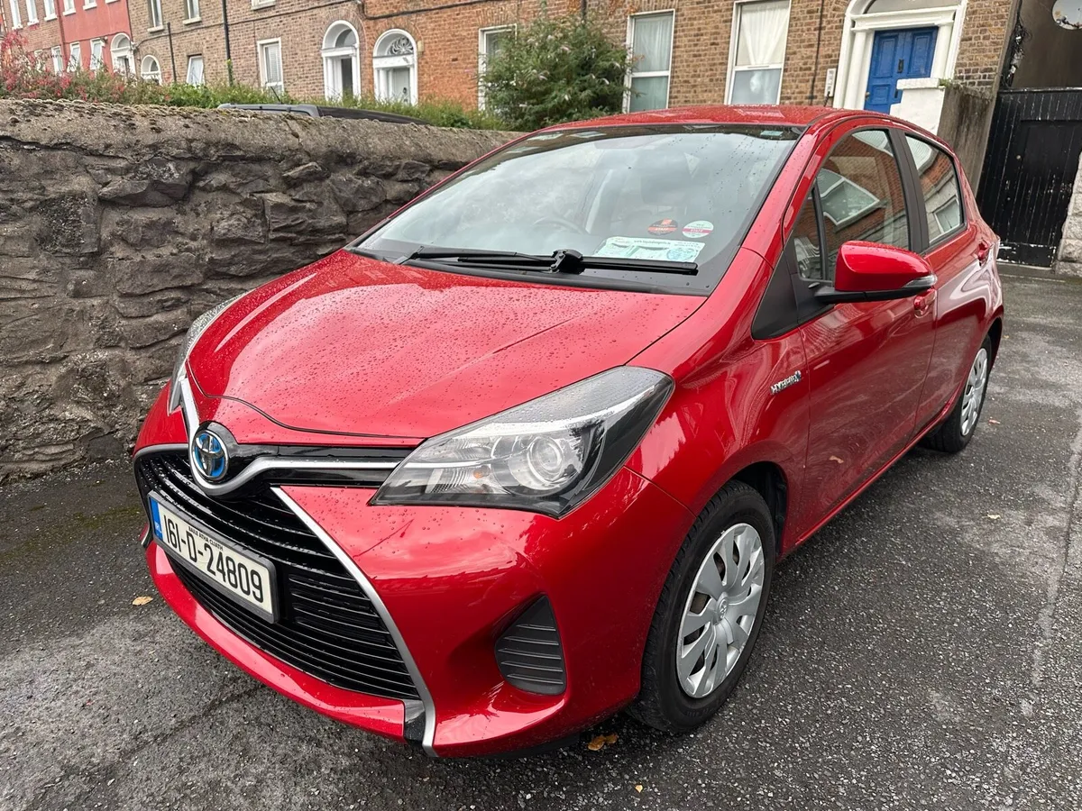Toyota Yaris hybrid - Image 3