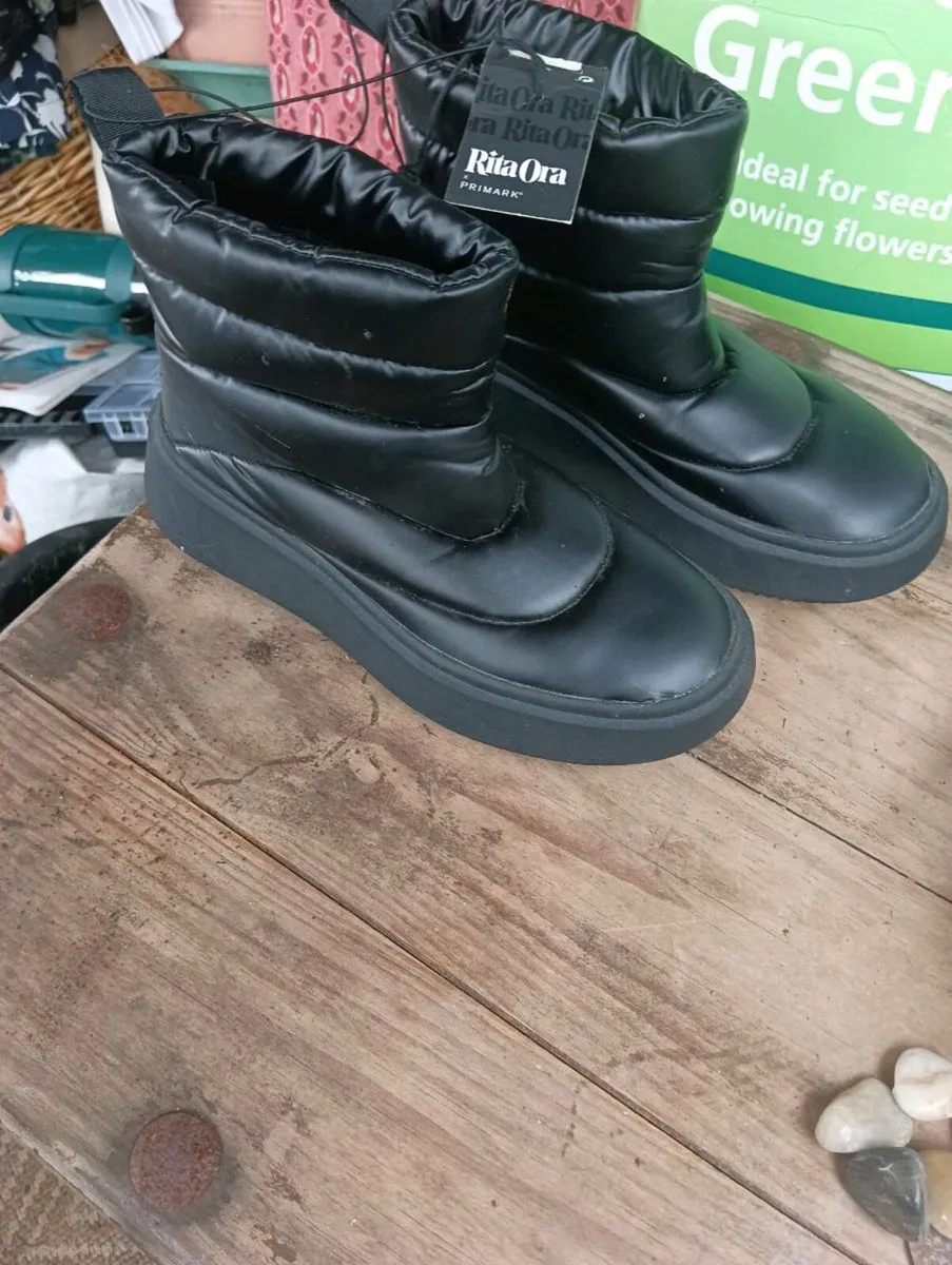 Beautiful new size 5 Rita ora boots fur lined - Image 2