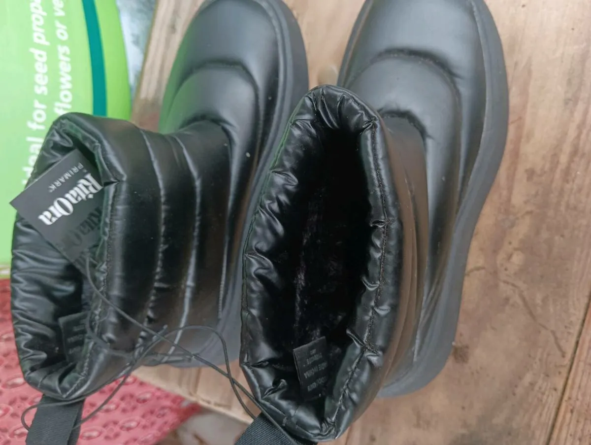Beautiful new size 5 Rita ora boots fur lined - Image 4