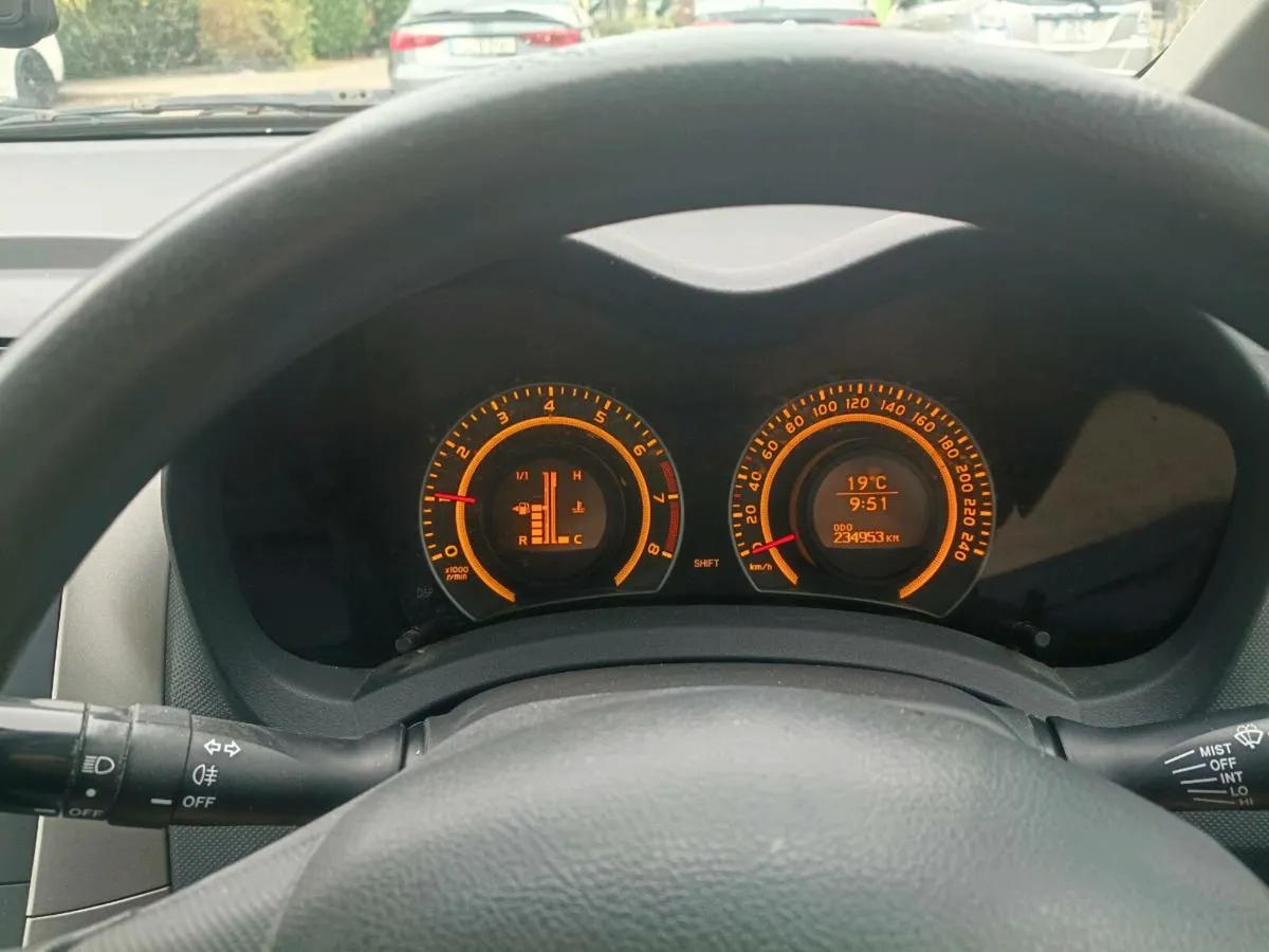 Toyota Auris - Image 2