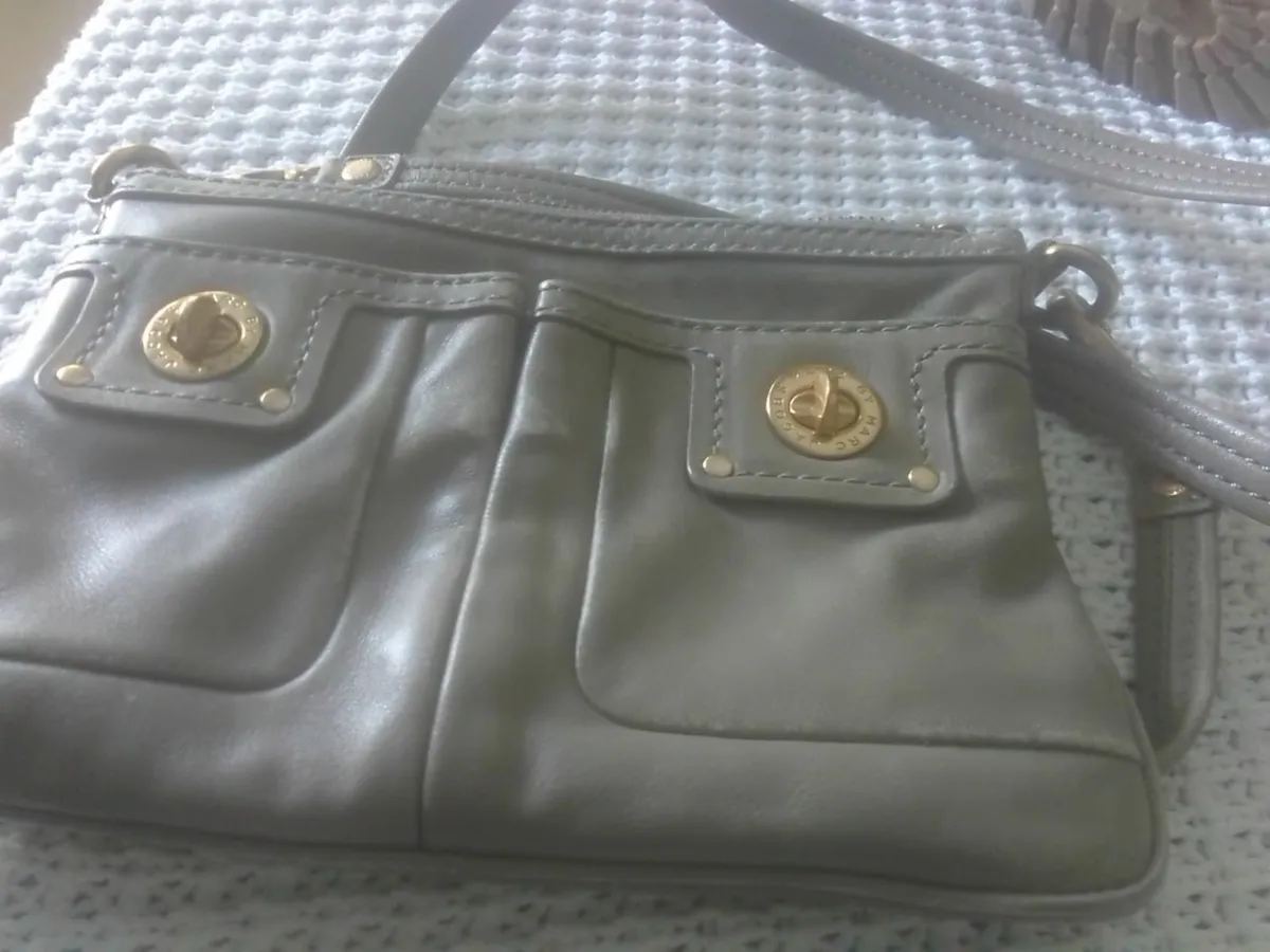 VINTAGE MARC JACOBS LEATHER CROSSBODY BAG - Image 1