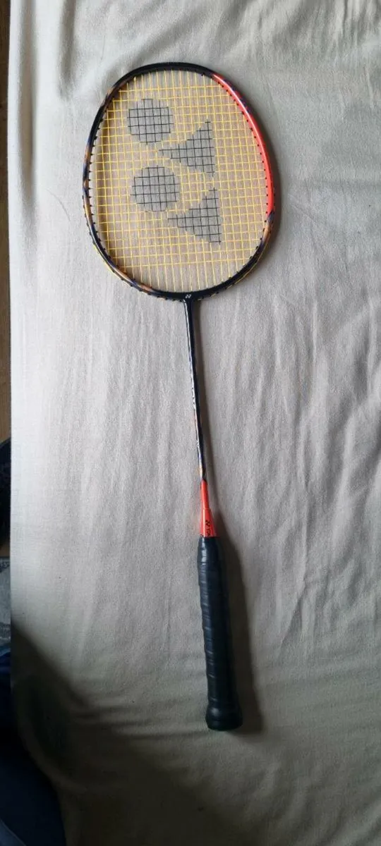 Badminton racket - Image 1