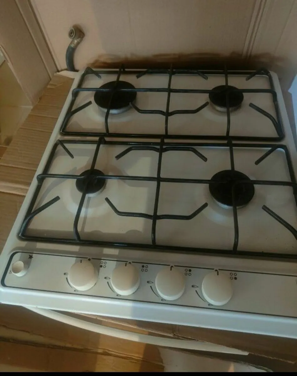 Gas Oven and Gas Hob - Image 3